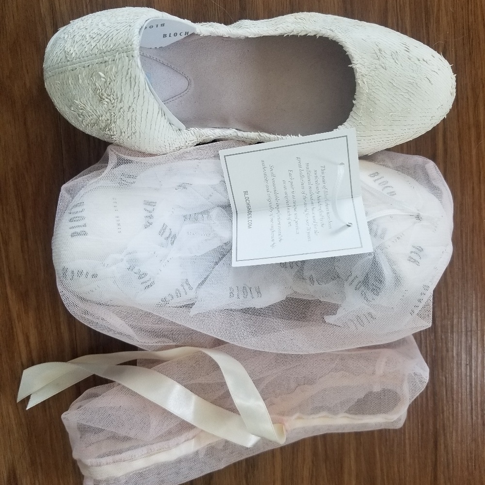 NWT Bloch ballet flat